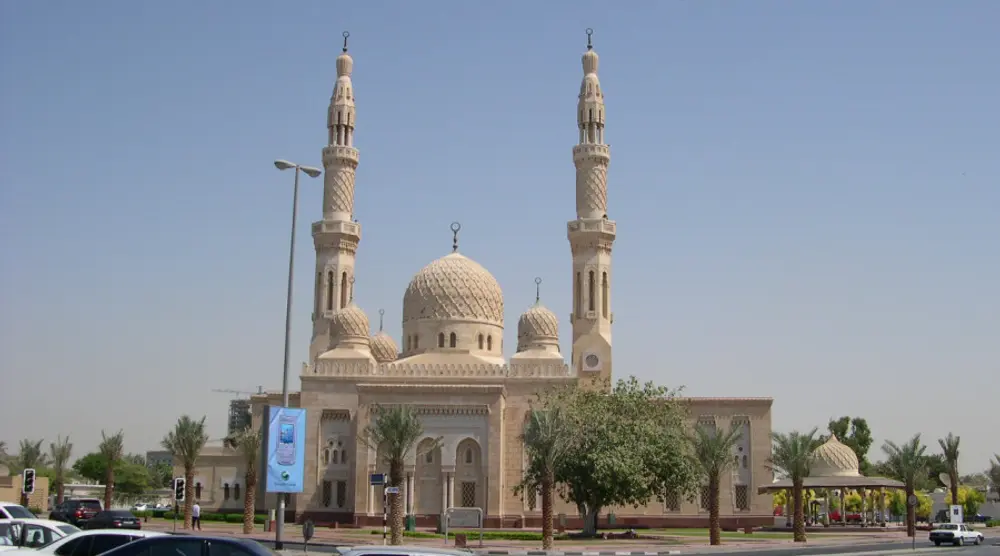 Jumeirah Mosque in daylight