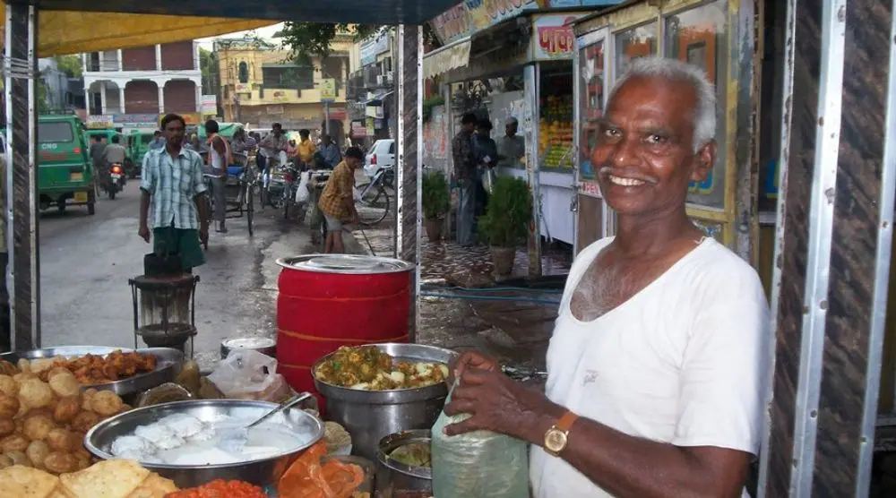 Street vendor at a busy Lucknow market